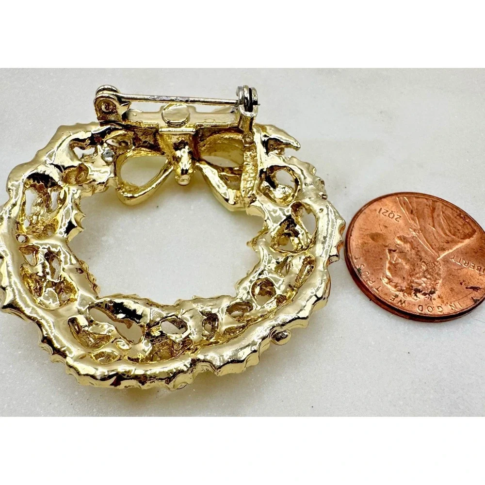 Vintage Christmas‎ Wreath Brooch Gerry's Gold Tone Red Green Bow Holiday Pin